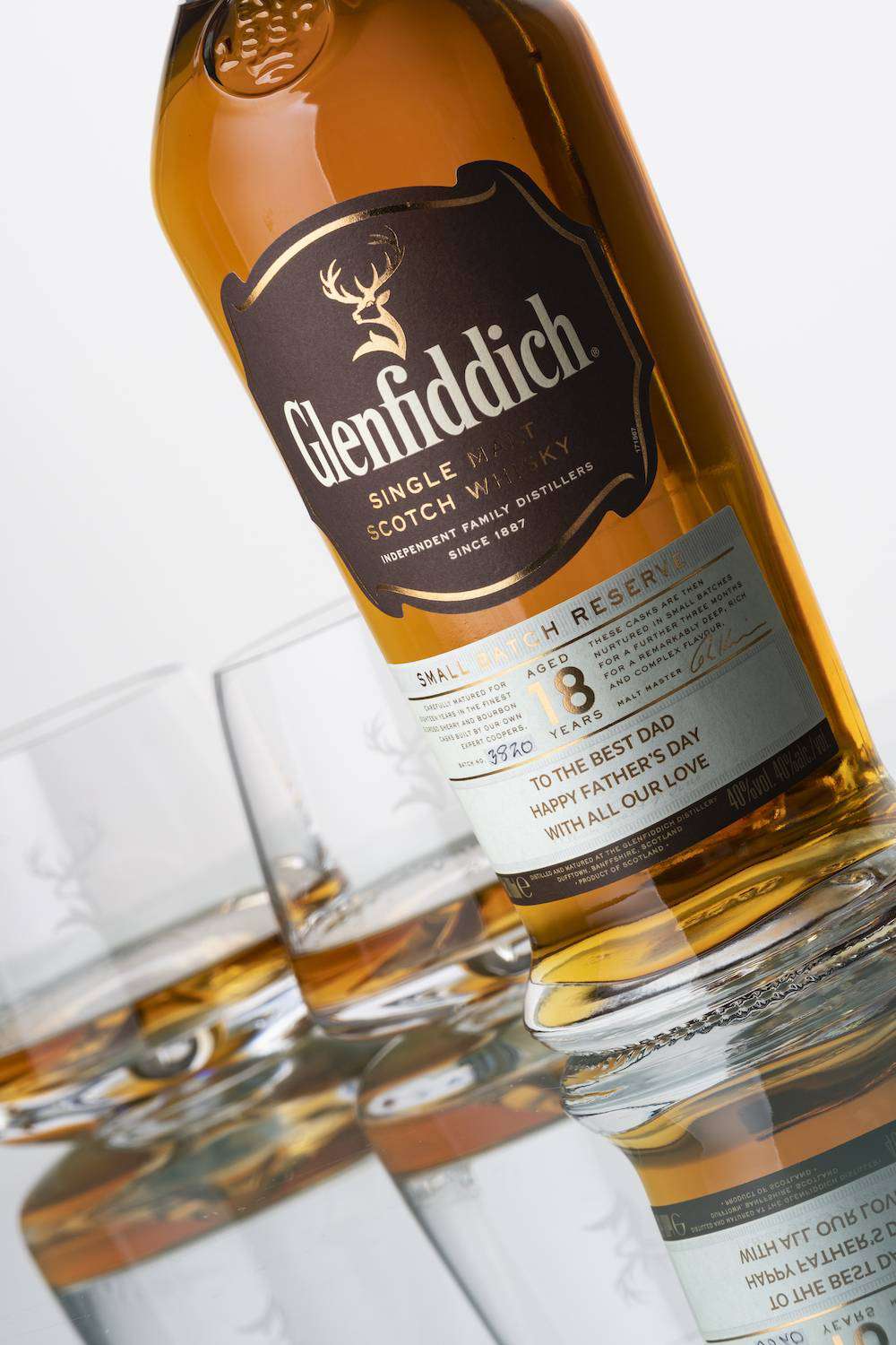 Glenfiddich 18 Year Old 70cl - DrinksHero